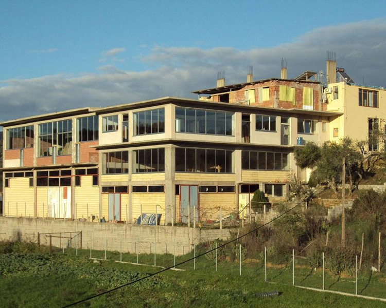 Ενοικιάζεται τμηματικά και ενιαία Επαγγελματικός Χώρος